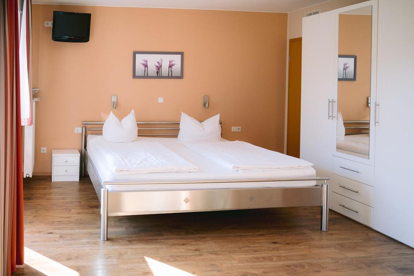 Hotel Landgasthof Zur Alten Scheune ツヴァイブリュッケン エクステリア 写真