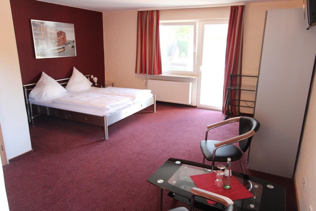 Hotel Landgasthof Zur Alten Scheune ツヴァイブリュッケン 部屋 写真