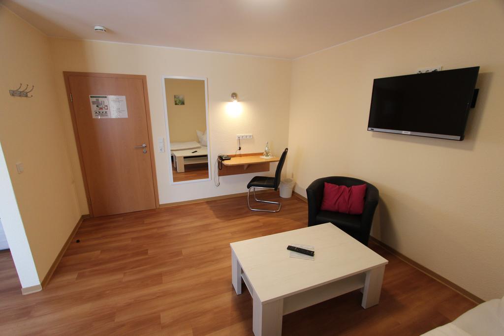Hotel Landgasthof Zur Alten Scheune ツヴァイブリュッケン エクステリア 写真