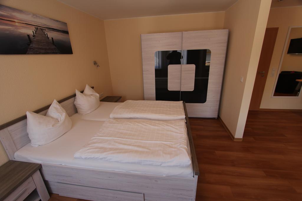 Hotel Landgasthof Zur Alten Scheune ツヴァイブリュッケン エクステリア 写真