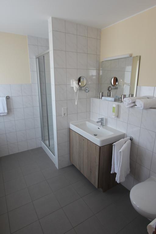 Hotel Landgasthof Zur Alten Scheune ツヴァイブリュッケン エクステリア 写真